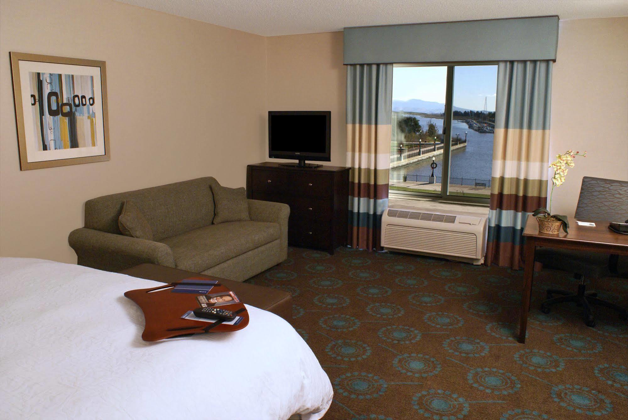 萨斯城河岸汉普顿酒店及套房 Suisun City 外观 照片